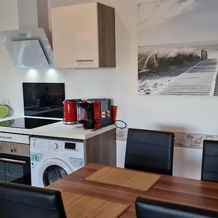 Foruz - Mit Balkon & Tg-stellplatz *