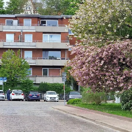 Foruz - Mit Balkon & Tg-stellplatz Apartment