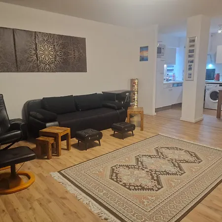 Foruz - Apartment Mit Balkon Und Tiefgarage